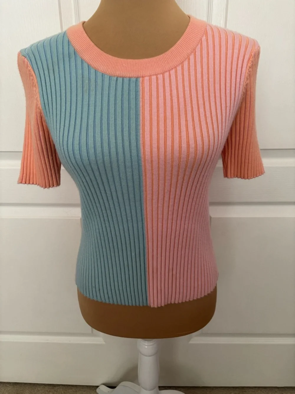 NWT Evolutionary Colorblock Ribbed Knit Top Medium – Pastel Blue & Pink - Picture 2 of 11